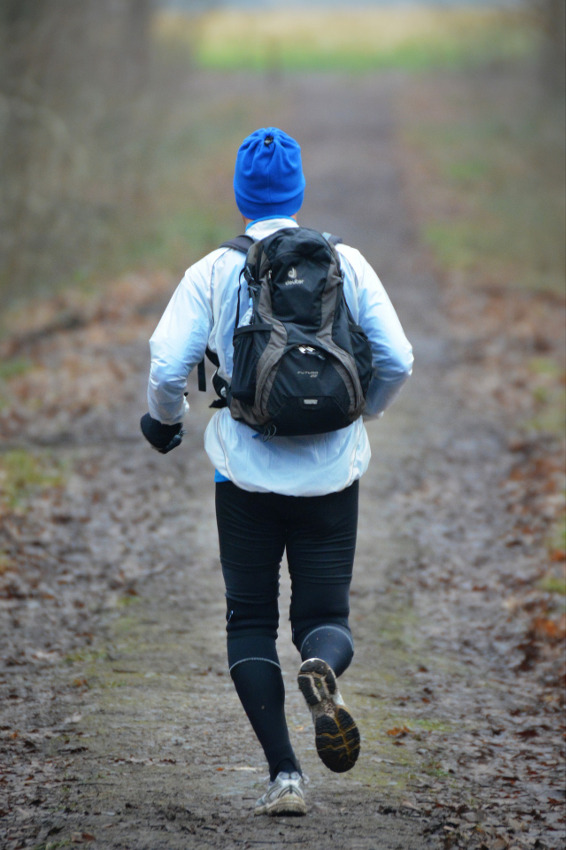 Beim Laufen bei kalten Temperaturen kommt es auf die richtige Kleidung an. / Bild: pixabay.com / Ben_Kerckx
