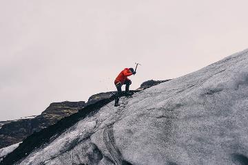 Bergsteigen macht richtig Spaß. Warum also nicht Erholung und Spaß miteinander im Urlaub verbinden. Doch eine gute Vorbereitung ist sehr wichtig. / Bild: Unsplash (CCO-Lizenz) / pixabay.com