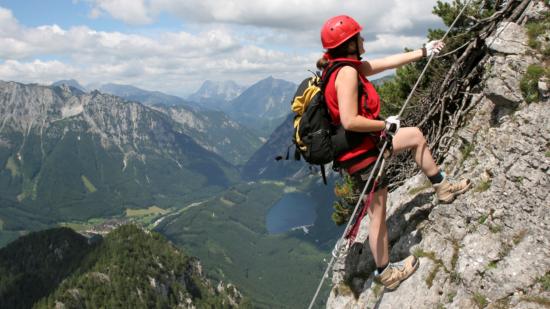 Die 15 wichtigsten (Benimm-) Regeln für den Klettersteig / Bild: iStock / JimmyLung