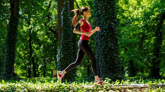 So findest du deine richtige Geschwindigkeit beim Laufen / Bild: iStock / Zoran Zeremski 