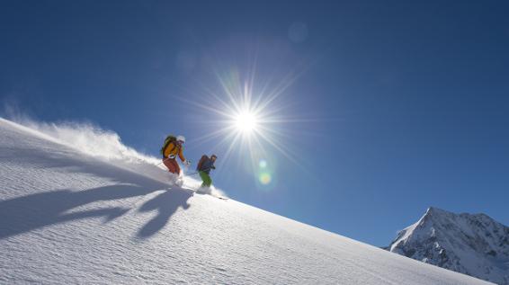 Skitourengehen: 8 Tipps zu Planung, Aufstieg und Abfahrt / Bild: iStock / Dolomites-image 