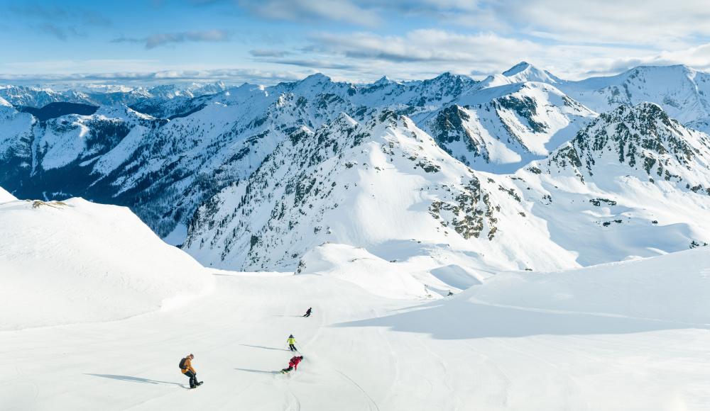 Ab auf die Piste: Wie klassisches Skifahren deine Stimmung in die Höhe treibt