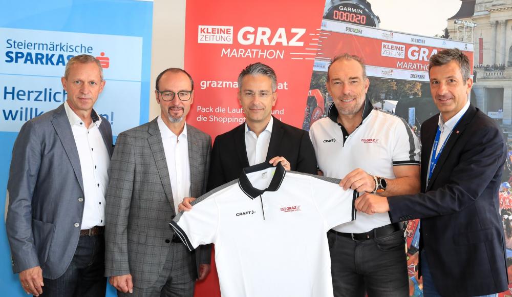 Perfekt getimt ins Ziel beim Graz Marathon mit den SPORTaktiv Pacemakern