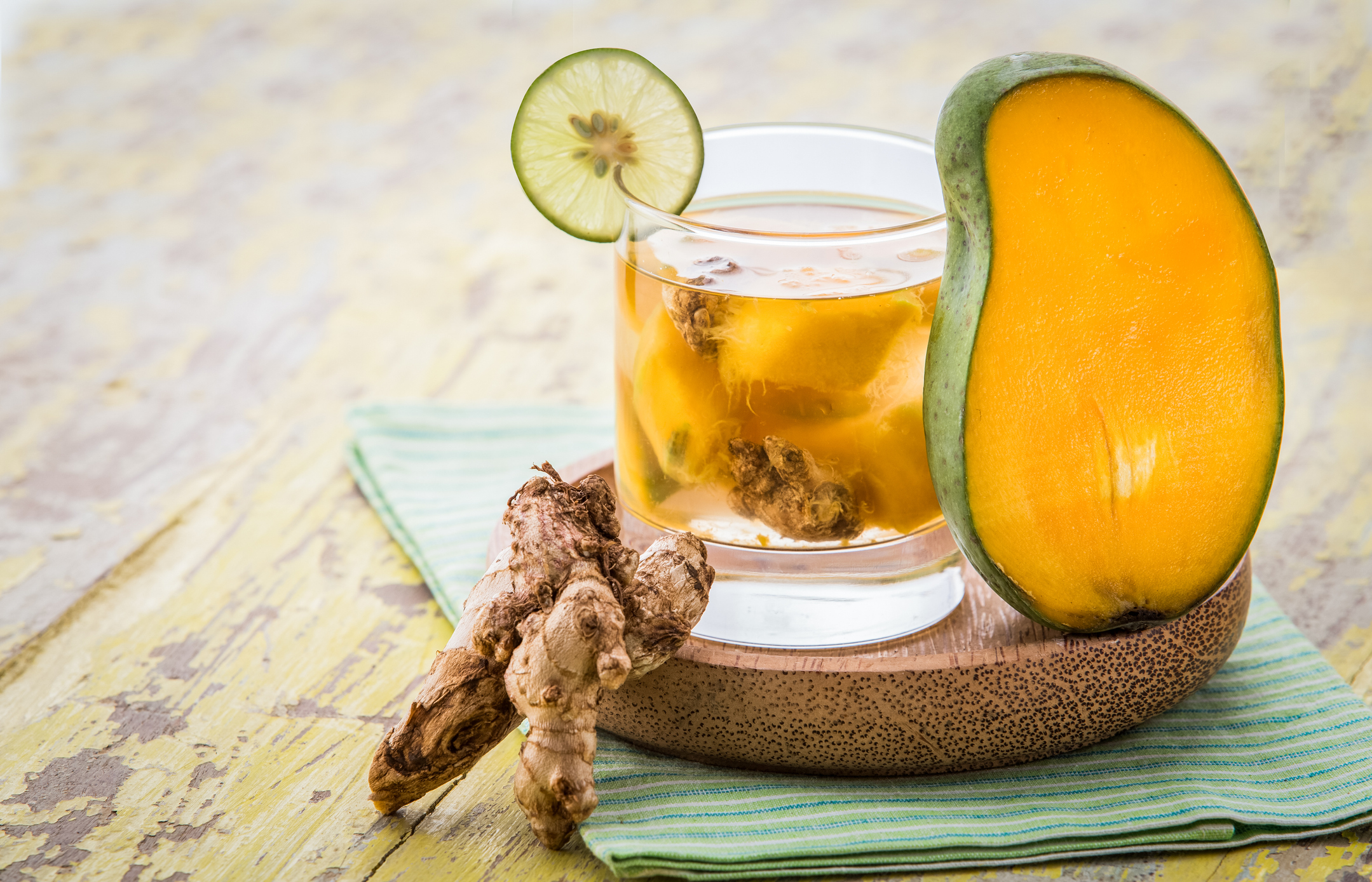 Infused Water: 3 erfrischende Rezept-Ideen, um dein Wasser aufzupeppen