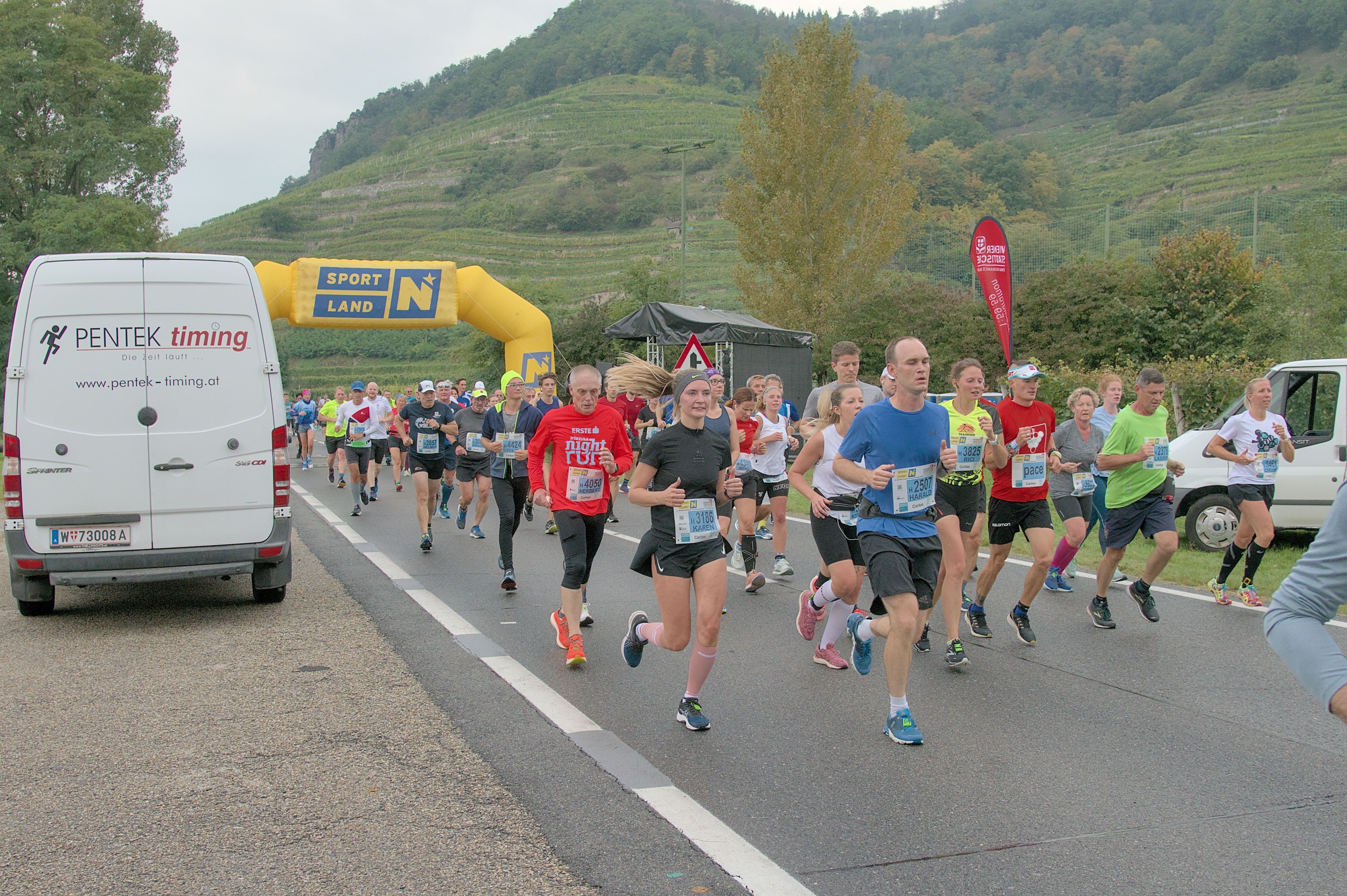 Lief wie am Schnürchen: SPORTaktiv live dabei beim WACHAUmarathon 2022!