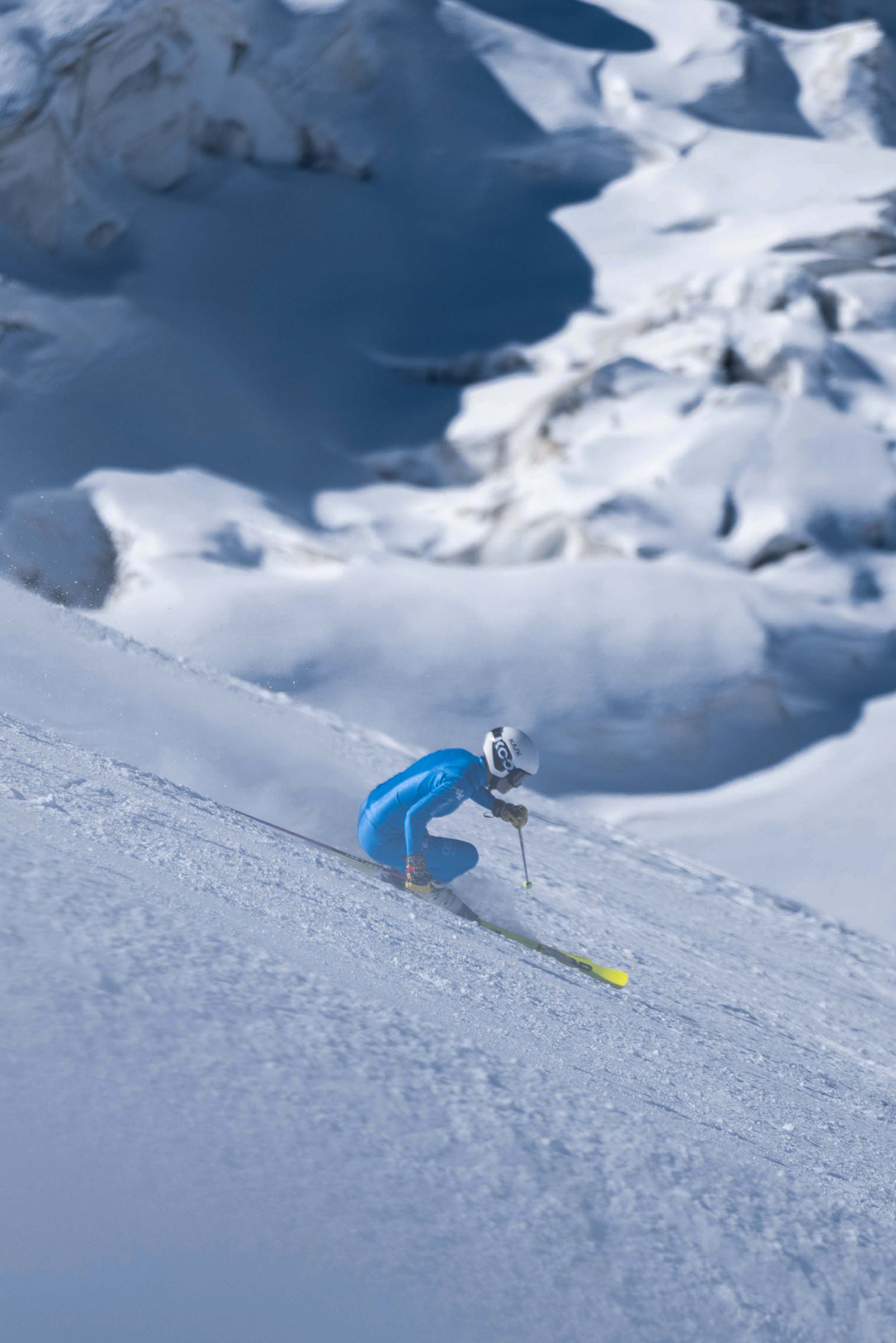 KASK Omega an der Startschranke: Aerodynamik und Schutz im neuen Renn-Skihelm