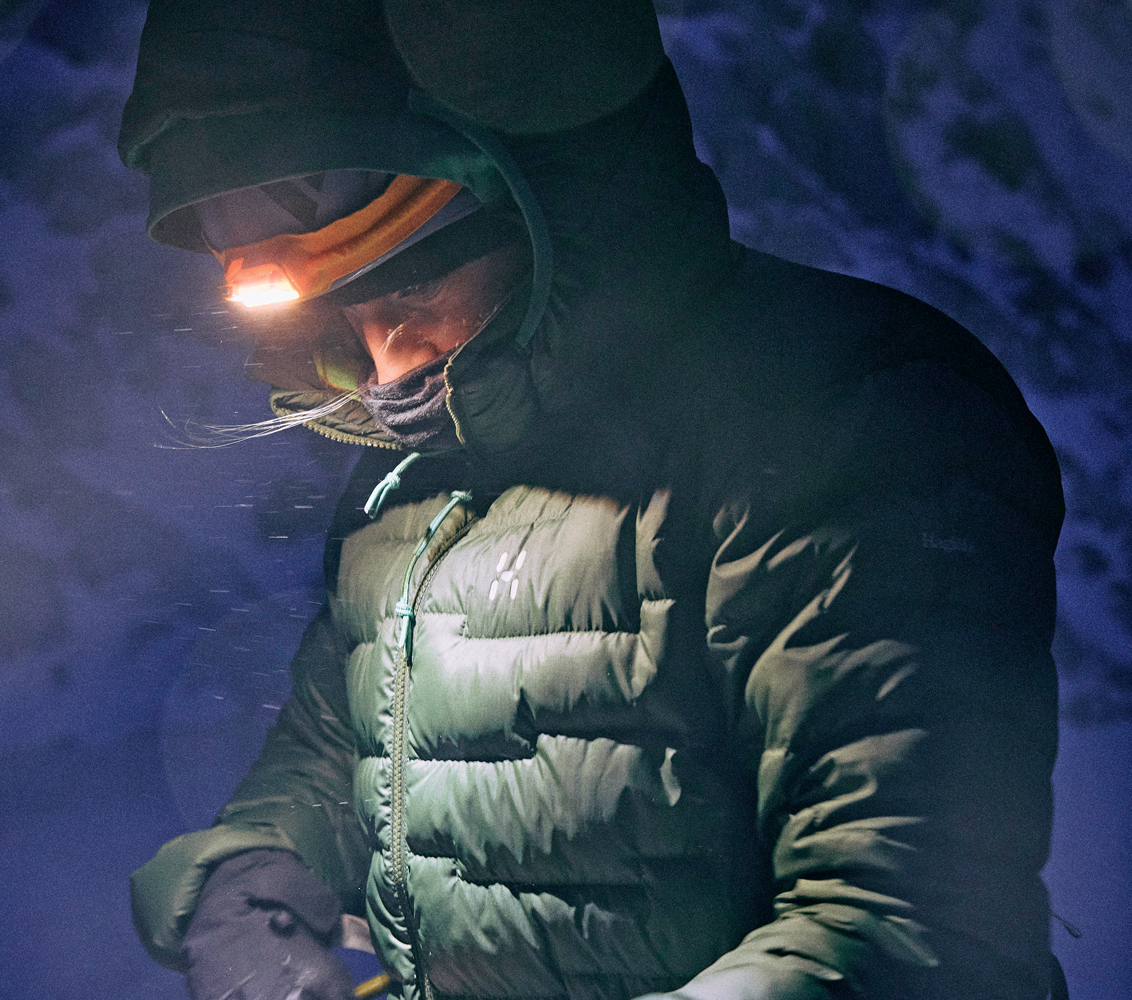 Daune oder Synthetik? Isolationsjacken mit Fokus auf kleinen Packmaß