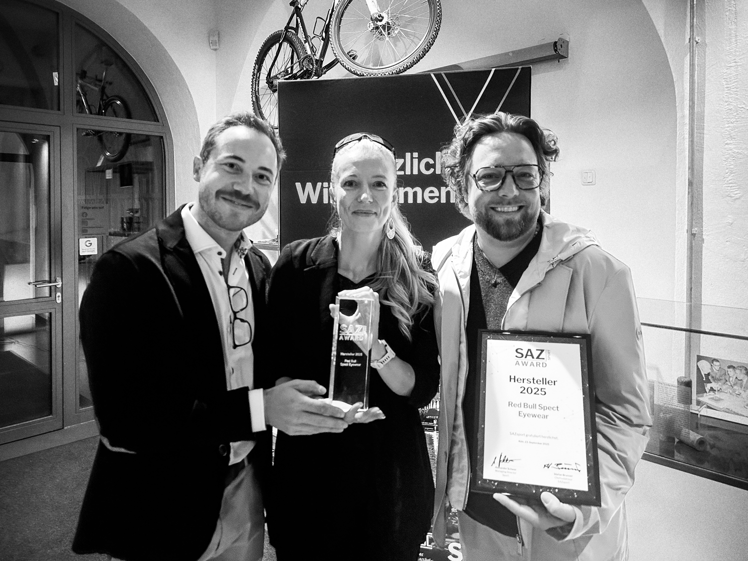 Red Bull SPECT Eyewear ist Hersteller des Jahres 2025 – Platz 1 beim SAZsport Award!