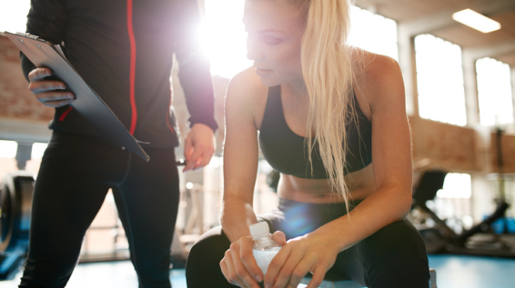 Diskonter oder Premiumclub? So findest du dein Fitnessstudio! / Bild: iStock / jacoblund  