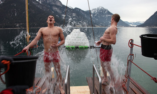 Bild: Silvesterschwimmen am Achensee Thumbnail