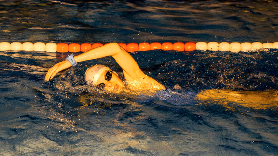 Produkttest: Das kann die Suunto Ambit 3 Sport beim Schwimmen / Bild: Horst von Bohlen