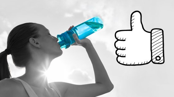 Wasser vs. Sportgetränk: Das brauchen Sportler wirklich für ihr Training / Bild: iStock / kieferpix / Shen en min / Montage: sportaktiv.com