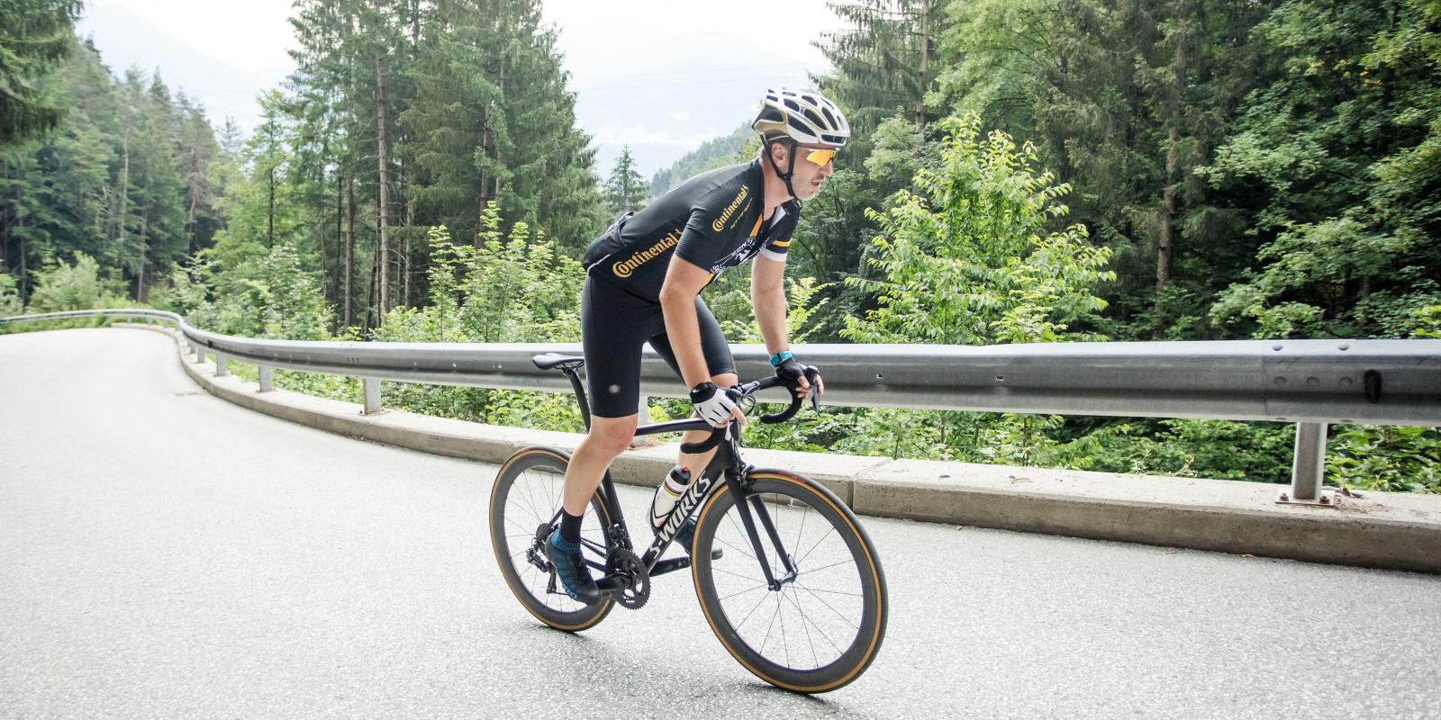 Im Sattel von Black Beauty: SPORTaktiv testet das Specialized Tarmac S-Works Ultralight