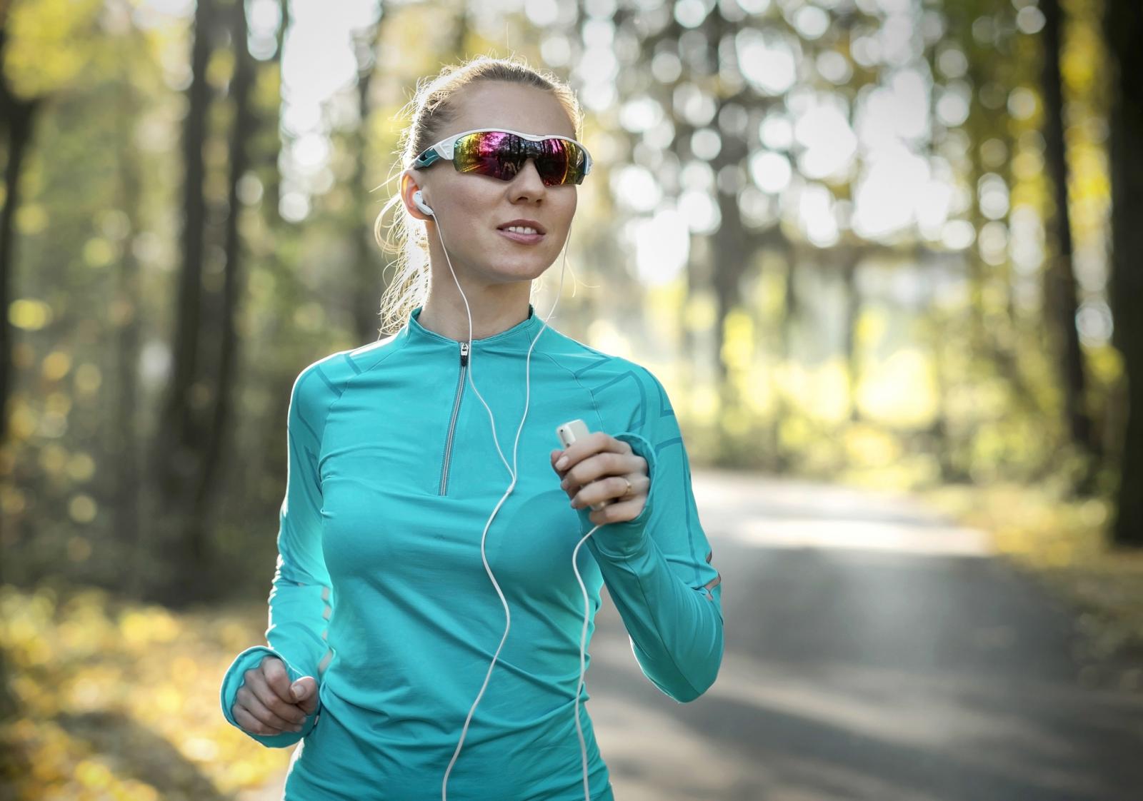 Sport und Sehschwäche – normale Brille, Sportbrille oder doch lieber Kontaktlinsen?