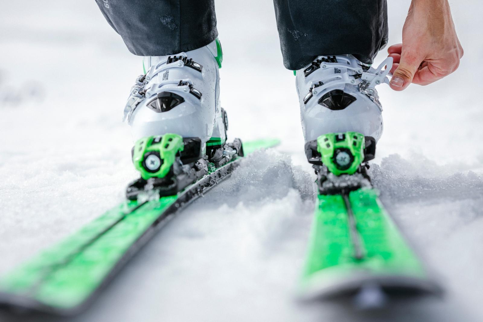 Passend auf die Piste: Die wichtigsten Tipps für den Skischuh-Kauf