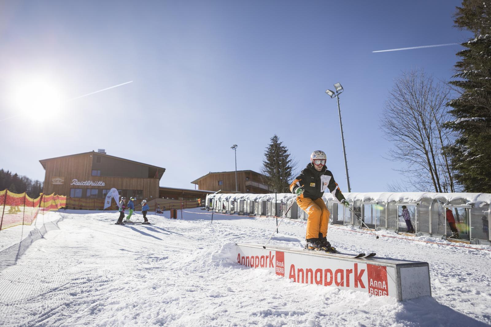 WILLKOMMEN IN DER SNOW FUN ACADEMY