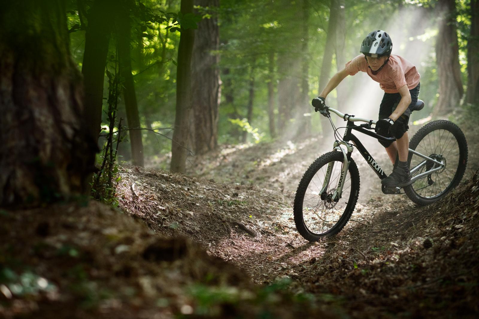 Welcome to the suspension dimension – Das neue woom OFF Mountainbike mit Federgabel