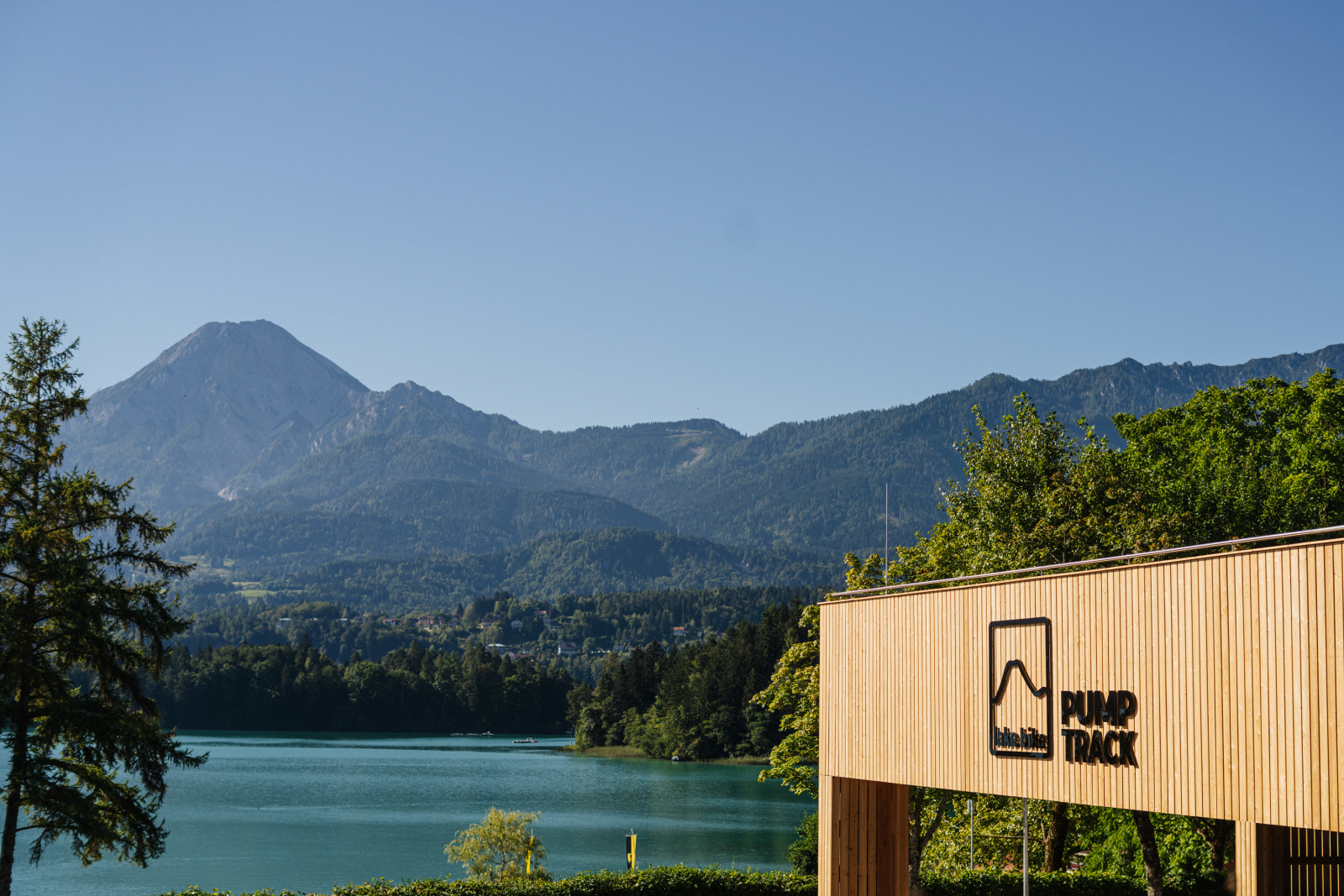 Neu am Faaker See: Erster Kinder-Pumptrack mit Seezugang eröffnet!