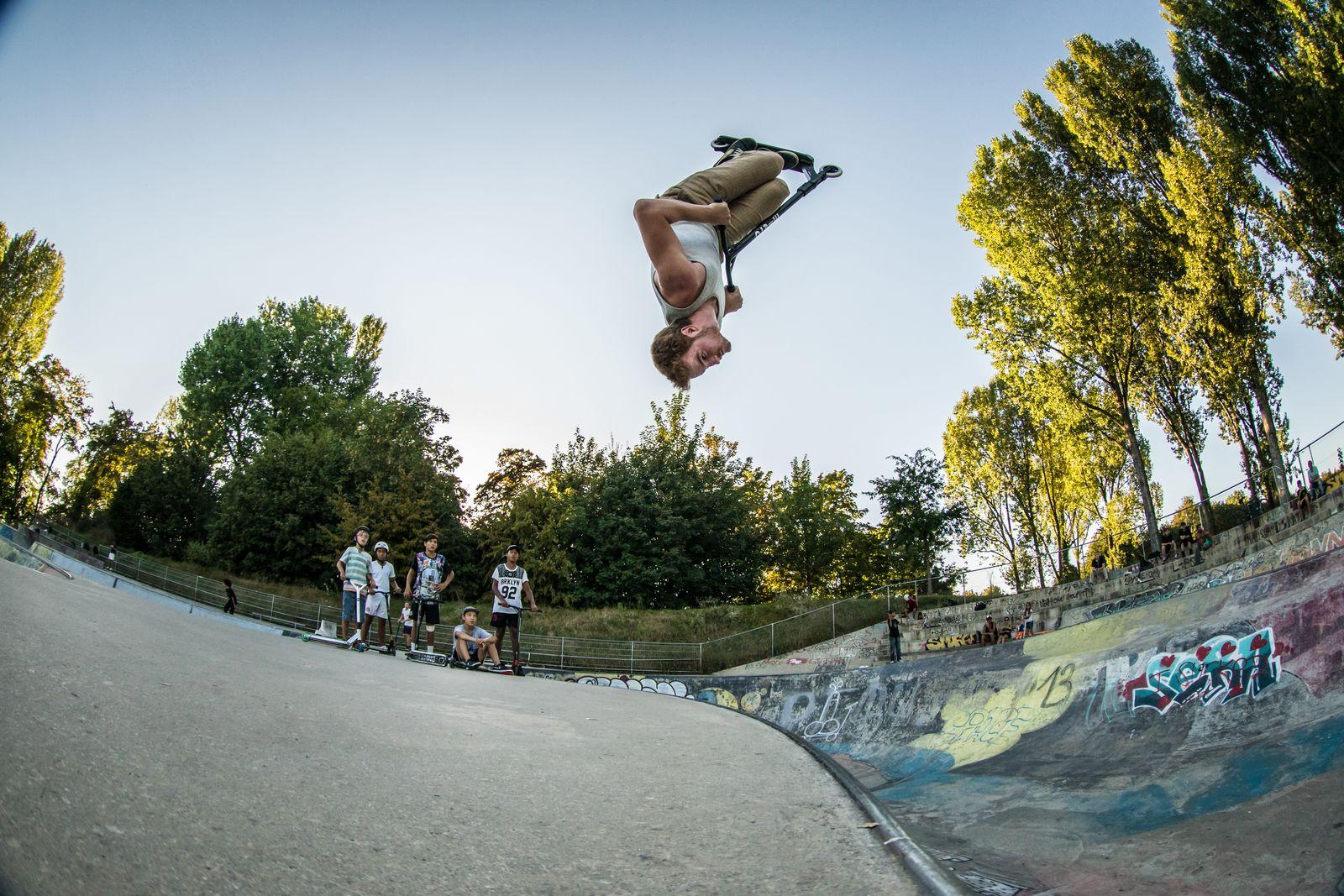 Stunt Scooter erobern die Skateplätze | SPORTaktiv.com