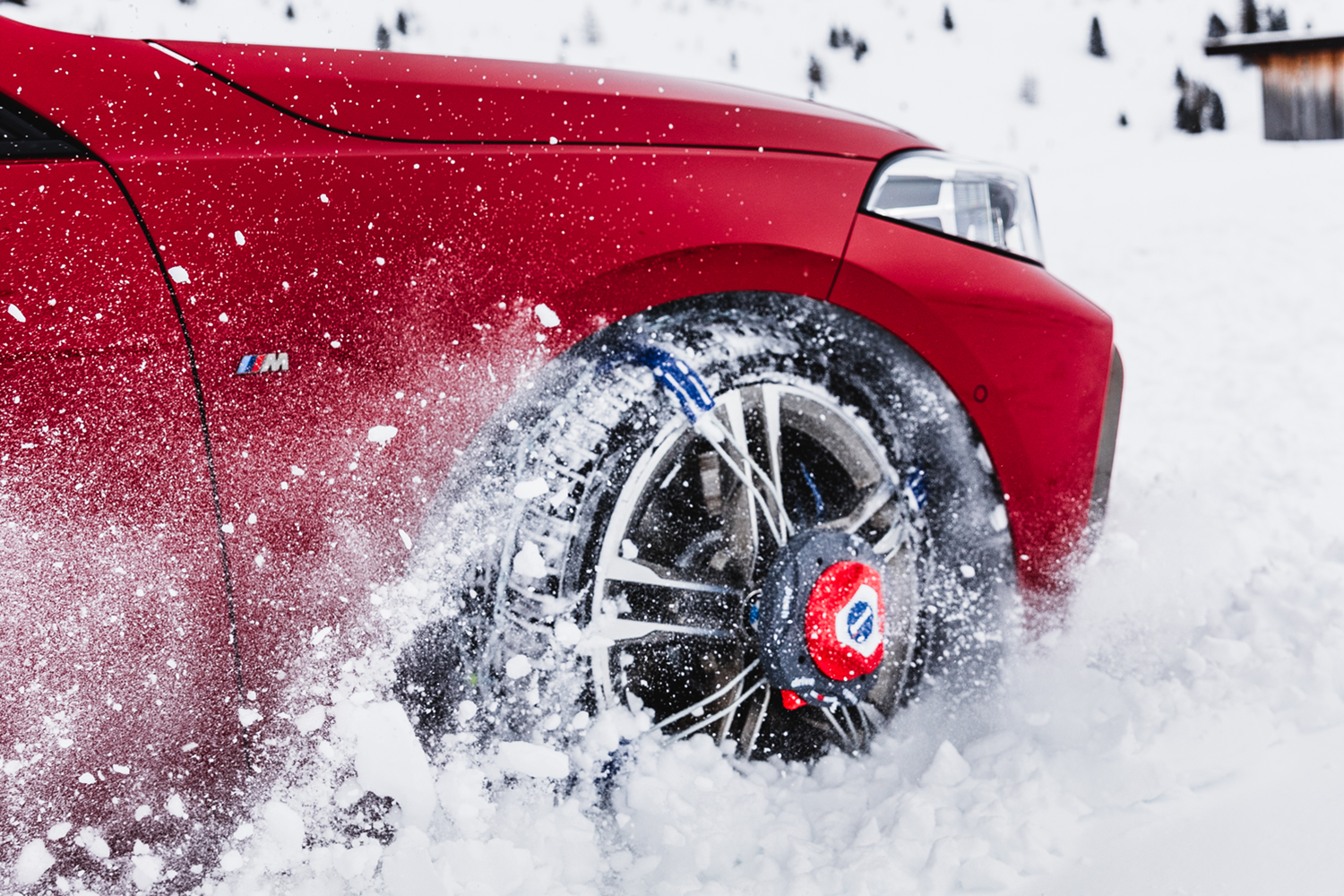 Darum sollten Wintersportler immer Schneeketten dabei haben