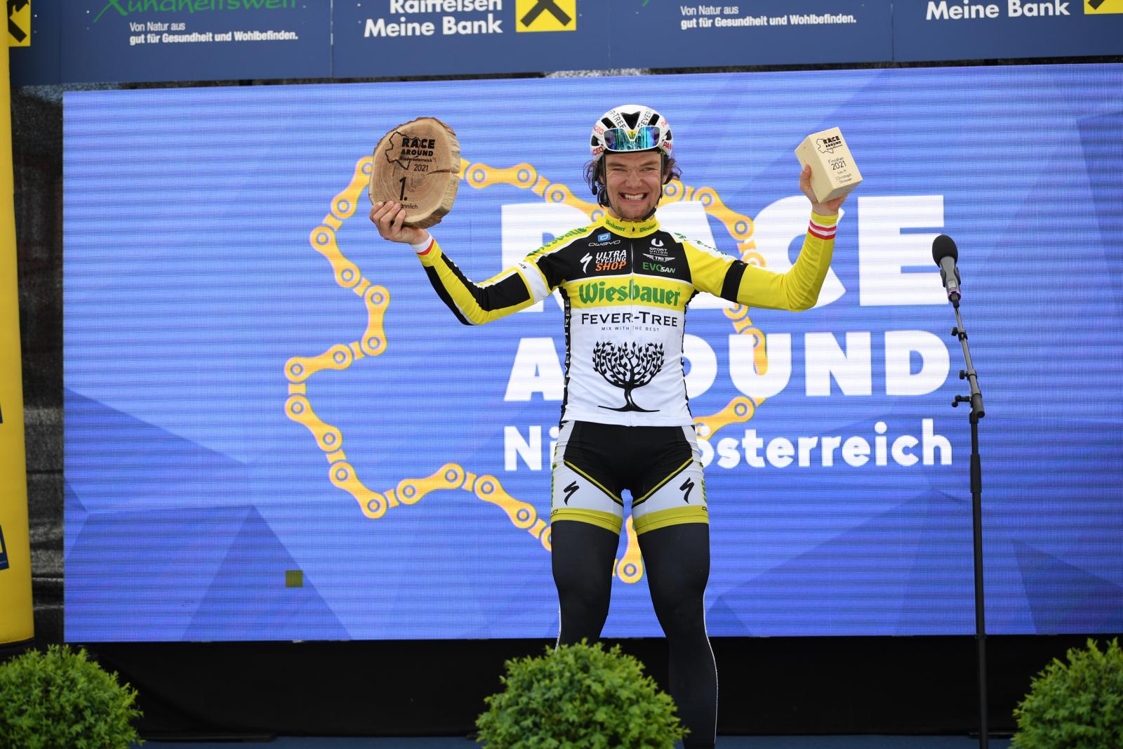 Race Around Niederösterreich: Christoph Strasser siegt in Rekordzeit!