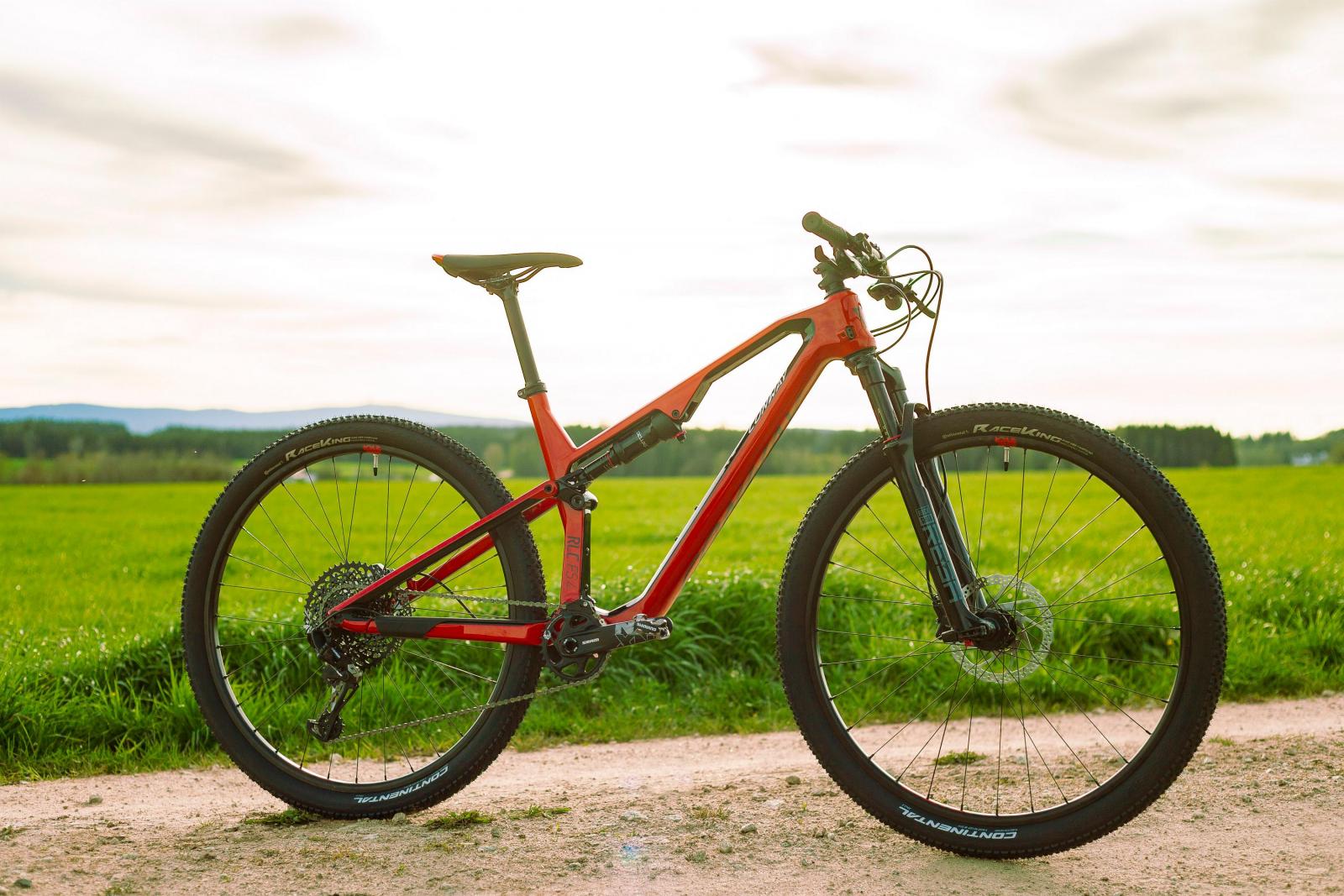 Ein gern gesehener Gast bei SPORTaktiv: das RLC FS Carbon-Fully von CONWAY Bikes