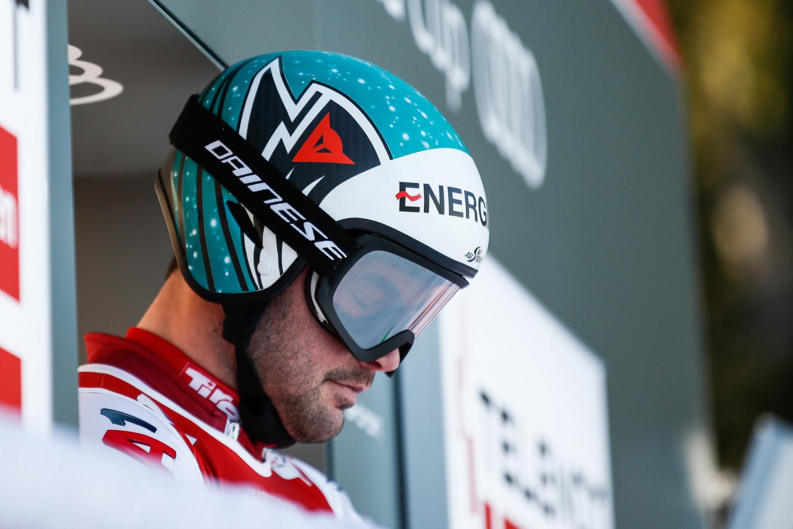 Für Profi-Skifahrer entwickelt: der D-air® Ski und der R001 CARBON Helm von Dainese