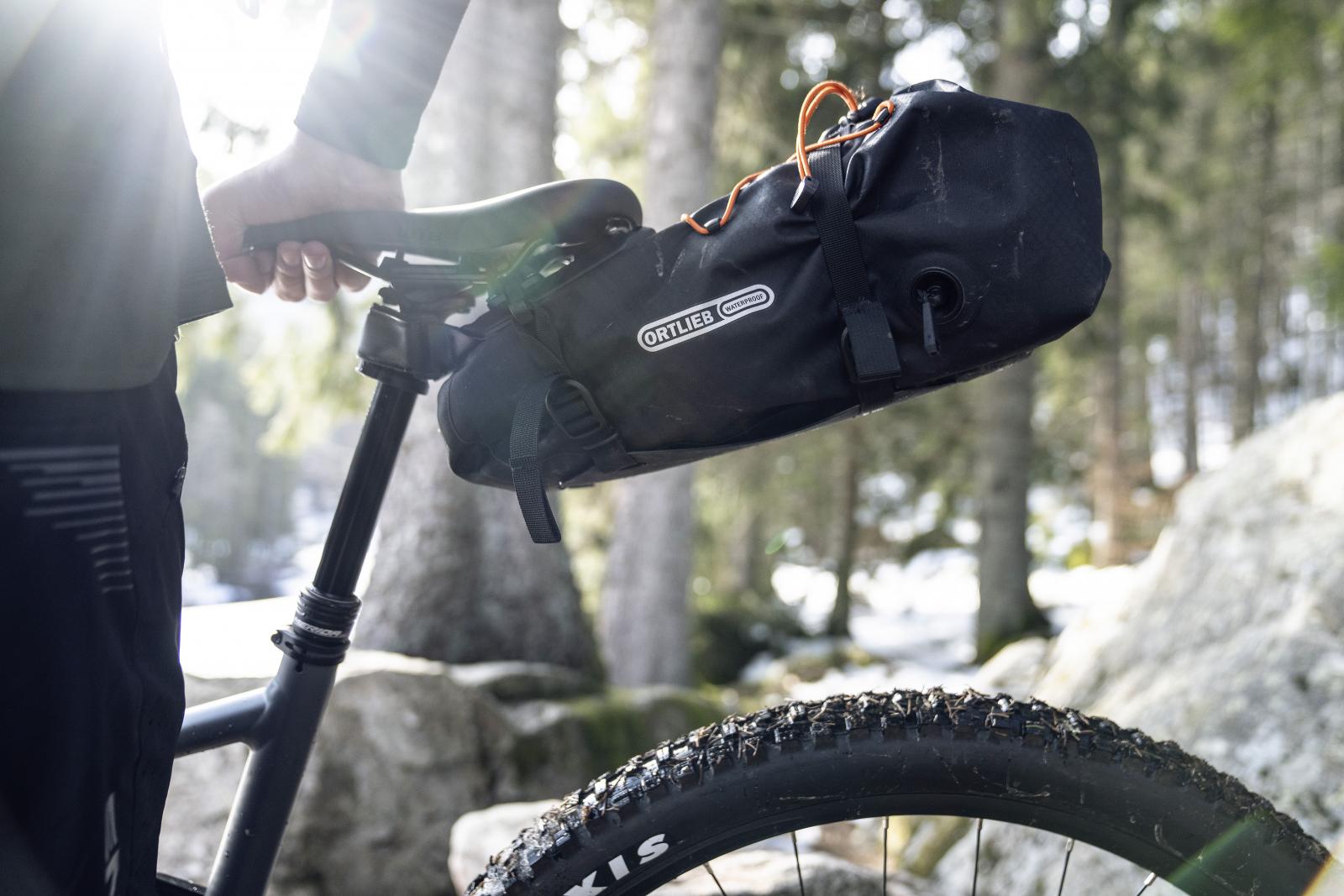 Für dein Bikepacking-Abenteuer: die Satteltasche Seat Pack QR von ORTLIEB