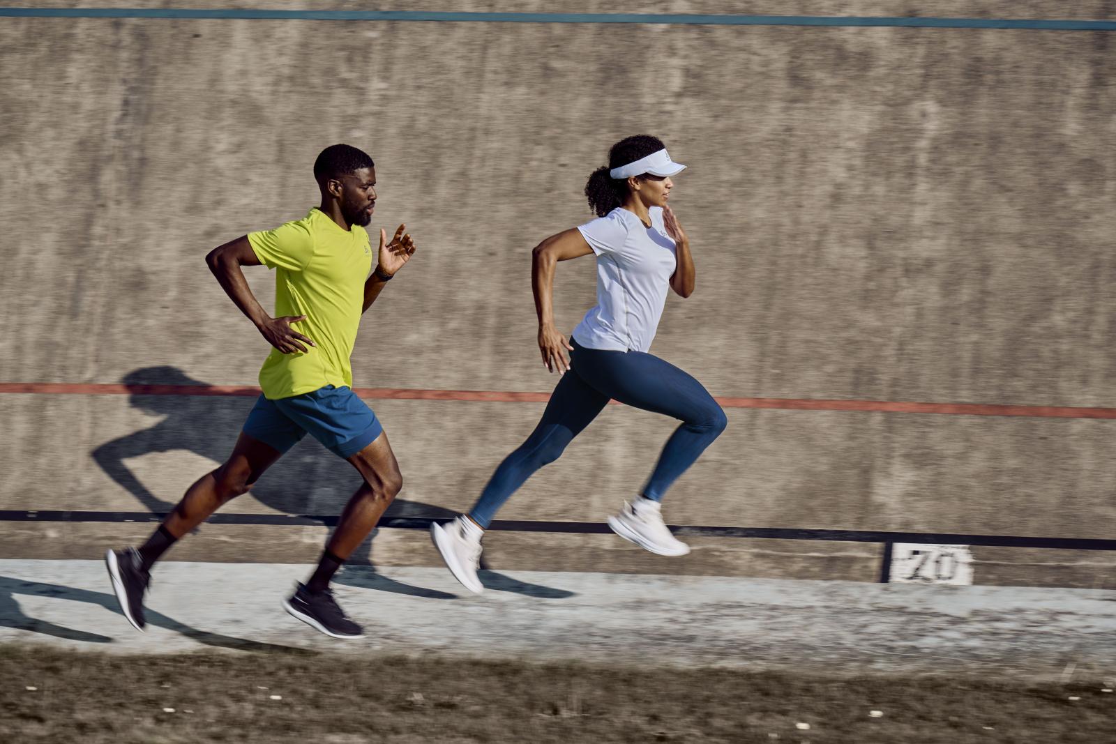 Leichtgewichtige Performance für deine Sommerläufe: Das ist die neue ODLO Zeroweight Running-Kollektion