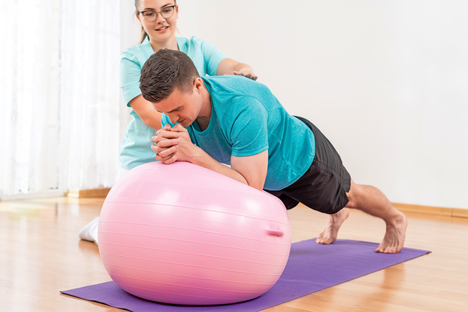 Die Saison 2023 startet jetzt: „SPORTaktiv-Doc“ Robert Fritz darüber, wie man Verletzungen vorbeugt