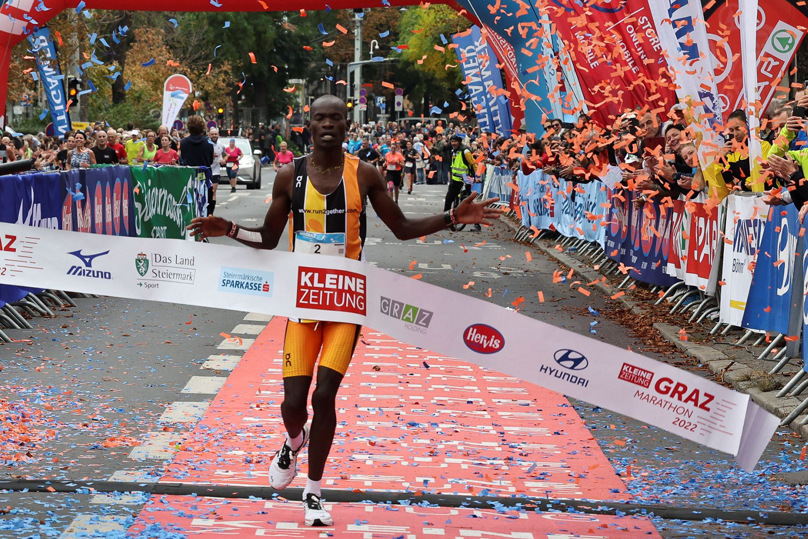 Graz Marathon 2022: Die 2h10 Schallmauer ist geknackt!