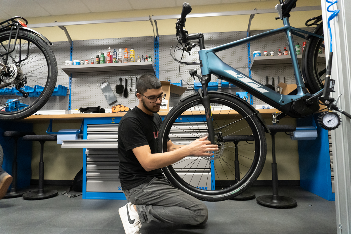 Erste Fahrradmechatronik-Klasse der BS-Mattighofen absolviert LAP