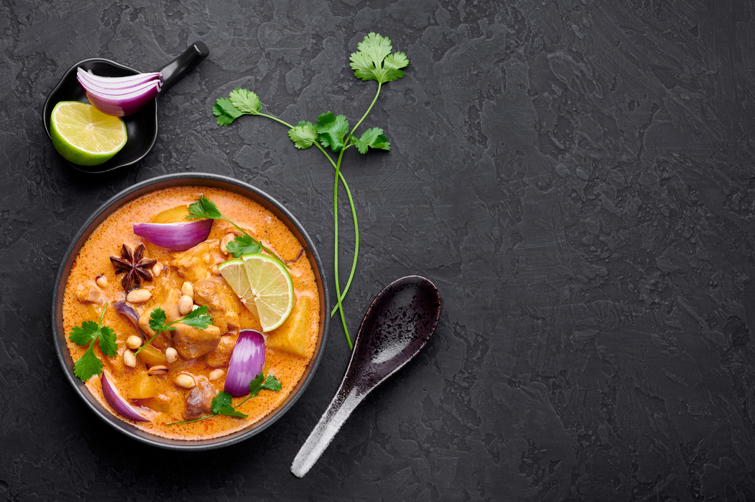 Rezepttipp: Hühnchen Massaman Curry mit Vollkornreis