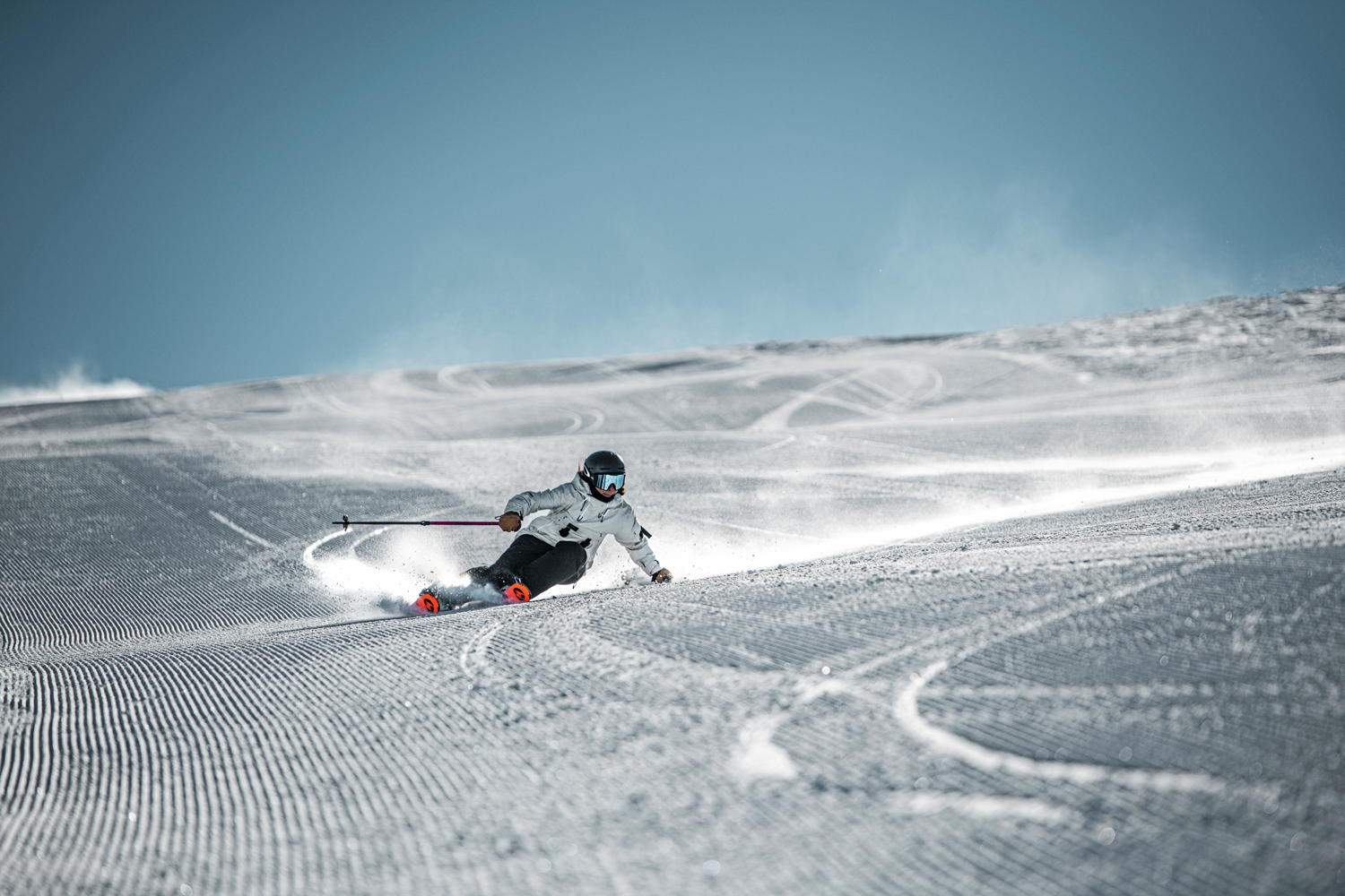 Schwungvoll: Wann Race Ski die Richtigen für dich sind ...