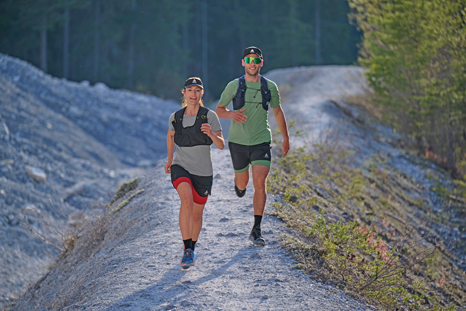 Auf dem Lauf-Steg: Was es zum Laufen außer Schuhen braucht