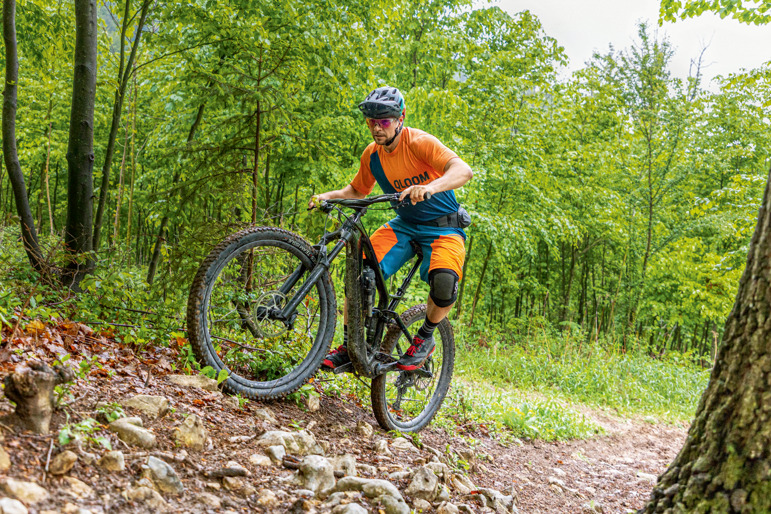 Uphill-Künstler: Fahrtechniktipps für (E-)Bike-Touren auf und zu den Trails