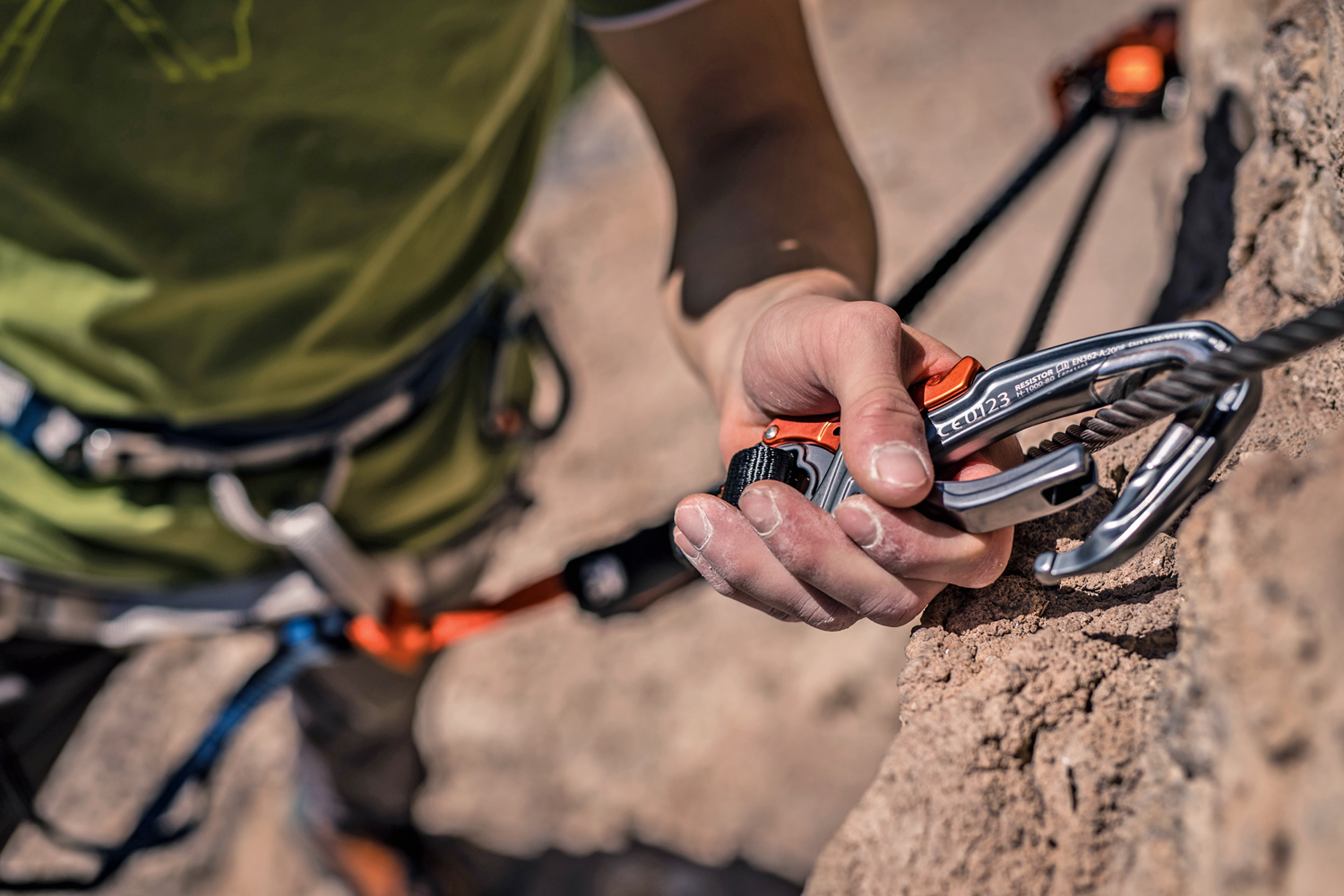 Die 4 für den Klettersteig: Worauf es bei der Ausrüstung für den Klettersteig wirklich ankommt