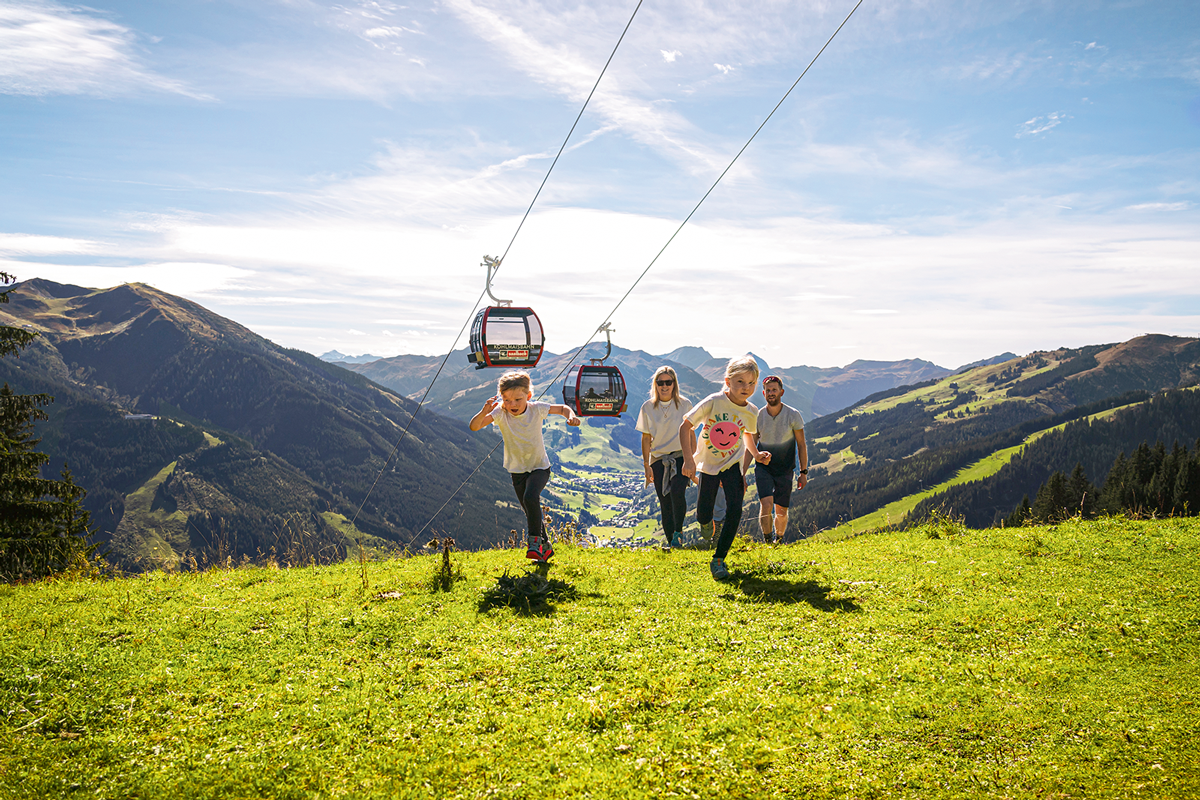 Erlebnis-Zubringer: Wie Sommerbergbahnen die Berge zu Erlebnisräumen machen