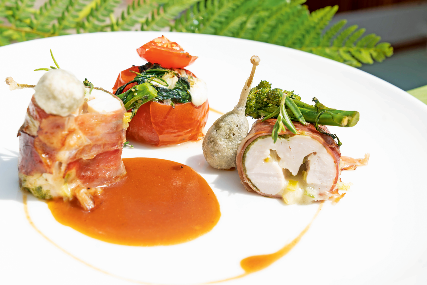 Gesunder Rezepttipp: Hühnerbrust mit gefüllten Tomaten