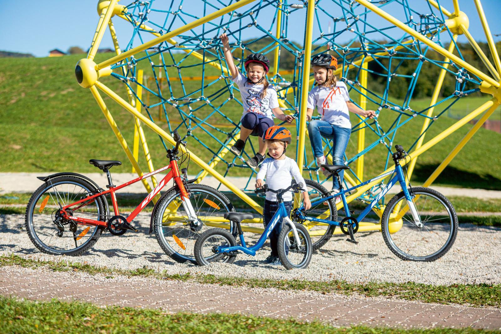 Endlich allein ­unterwegs: Wissenswertes rund um Fahrradprüfung und Verkehrssicherheit für Kids