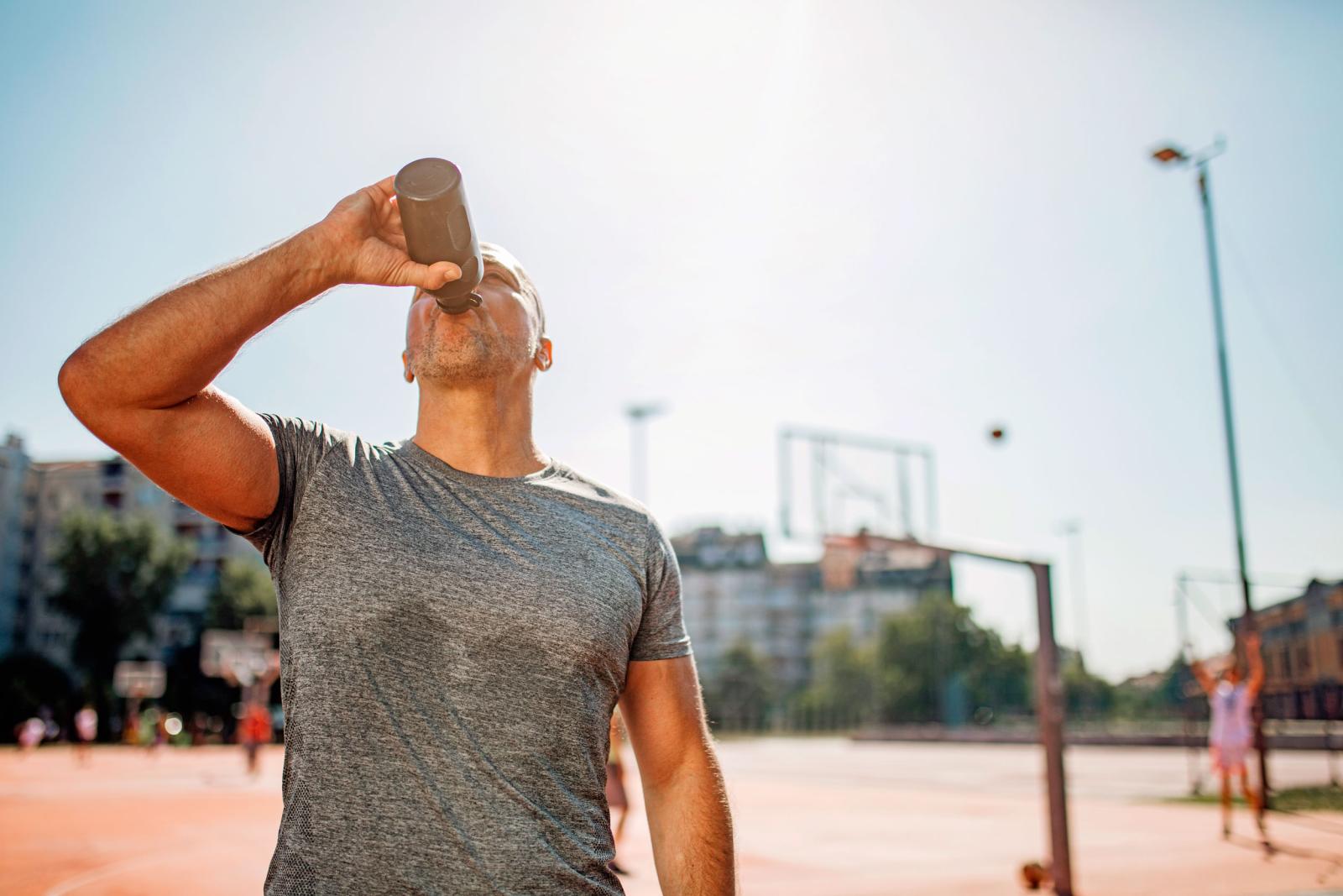 Hitzebeständig: Tipps für heiße Sommertage von SPORTaktiv-Doc Robert Fritz