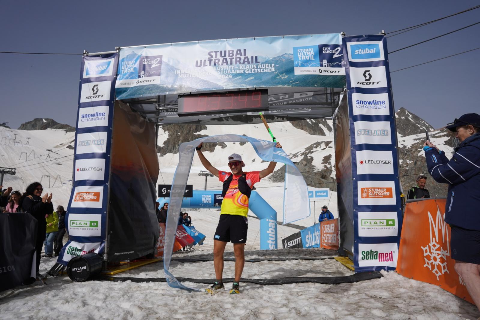 Stubaier Doppelsieg für Katharina und Alex Hutter beim STUBAI ULTRATRAIL 2024