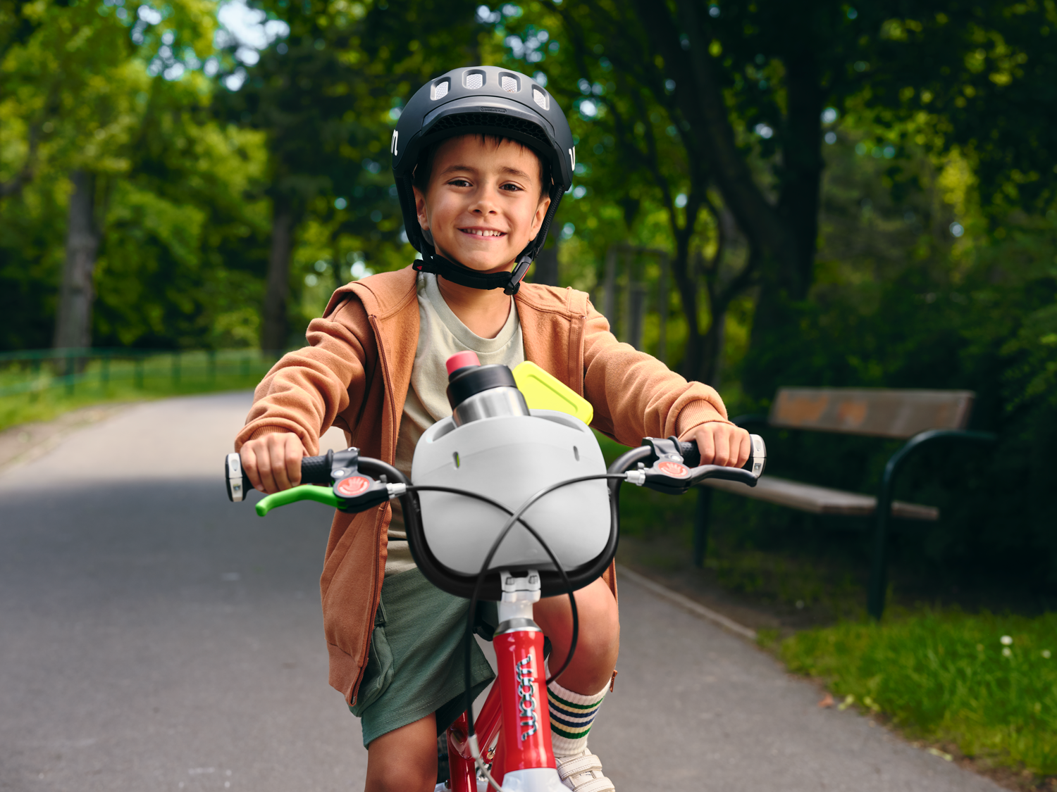 POP it on, POP it off – woom bringt neuen Kinderfahrradkorb auf den Markt