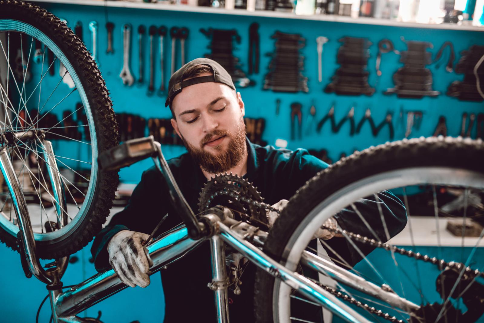 Bike-Werkstatt: Darf ich bei Kratzern oder Schäden am Rahmen selbst Hand anlegen?