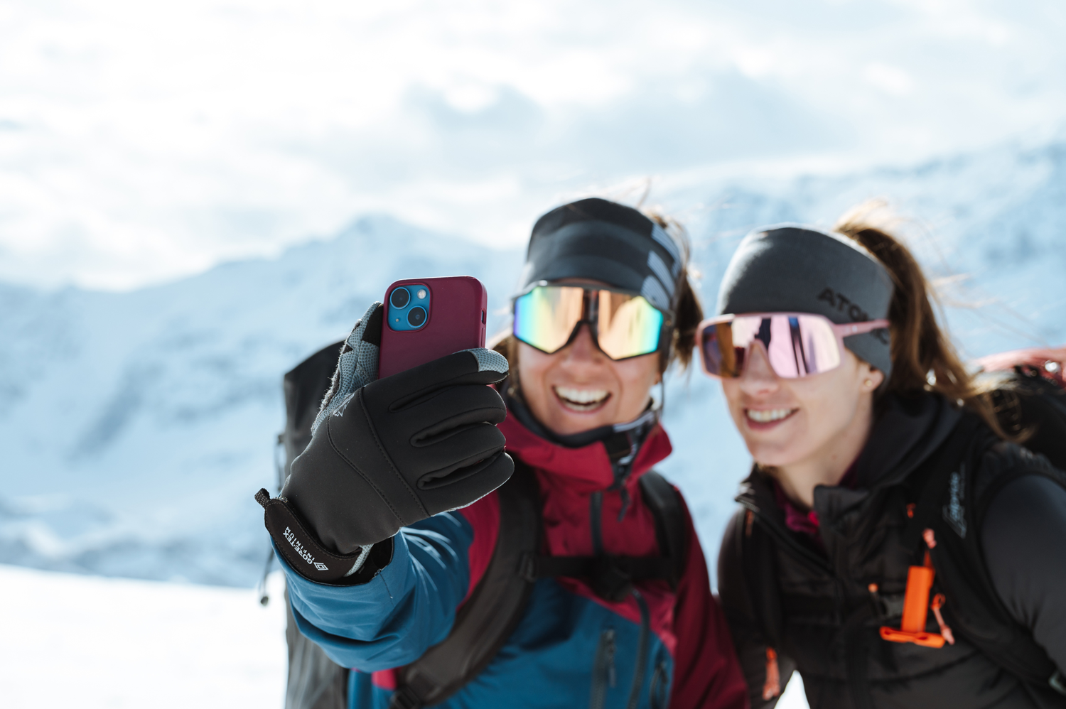 Skitouren-Handschuhe: Worauf du beim Kauf achten solltest!