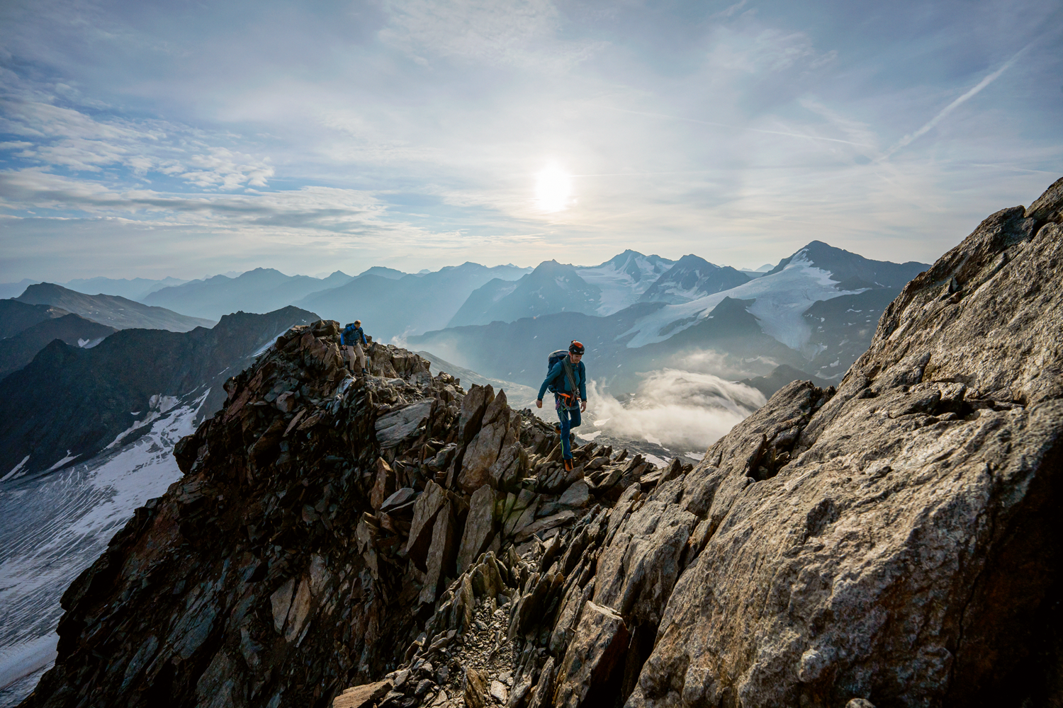 Der Gipfel des Bergsports: Zwischen Euphorie und Gefahren – was man zu Hochtouren wissen muss