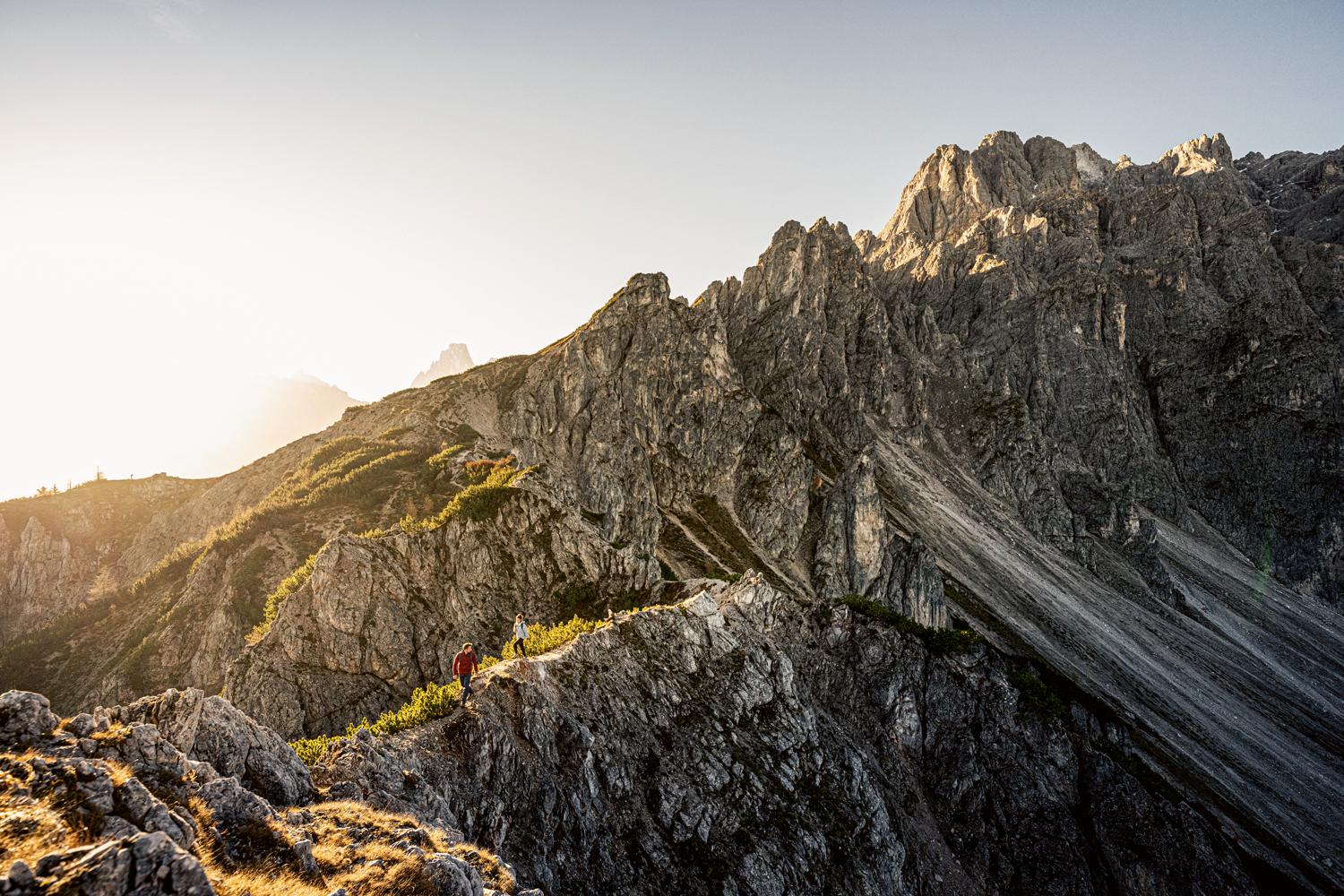 Gipfelglück und Achtsamkeit: Was Wanderurlauber 2025 suchen – und Wanderregionen ihren Gästen bieten