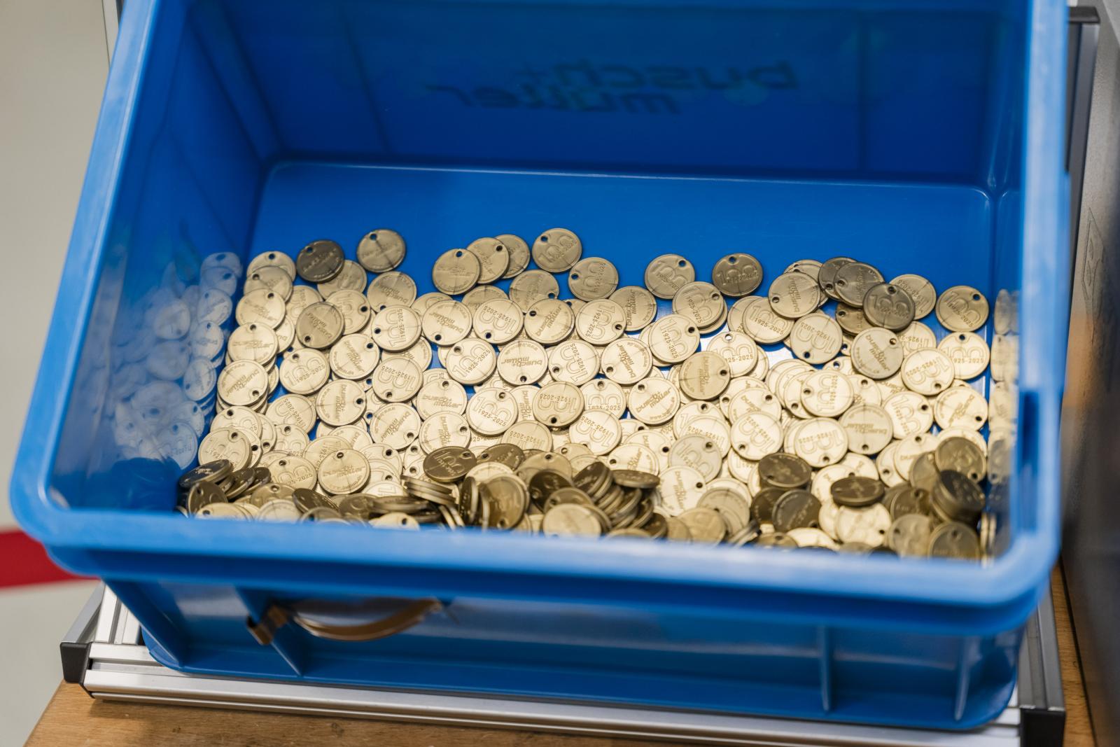 Hinter Hightech stecken Menschen: 100 Jahre busch+müller