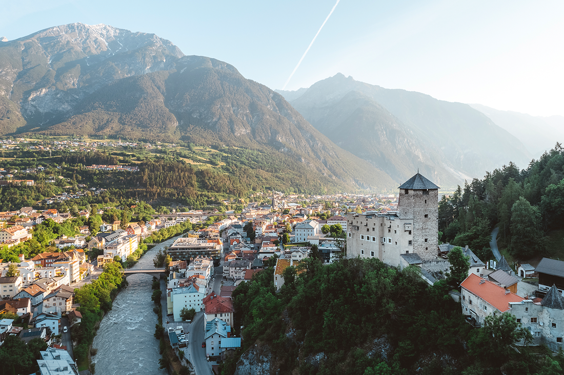 Durch die Geschichte wandern – auf dem Tiroler Burgenweg