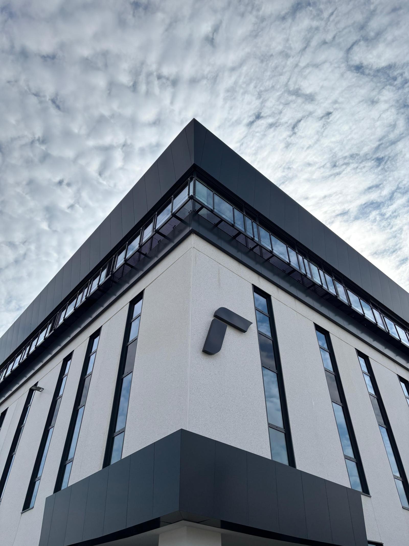 Reusch eröffnet neuen Sitz in Vignate